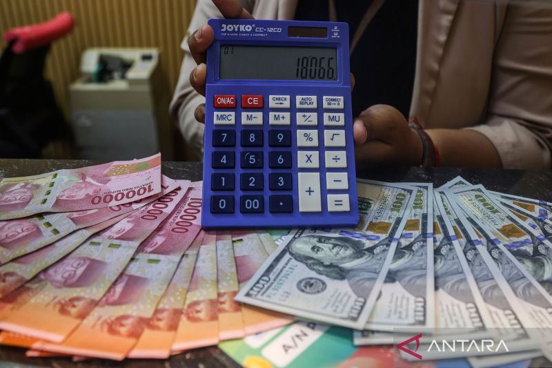 Rupiah melemah seiring pidato "hawkish" dari Kepala The Fed
