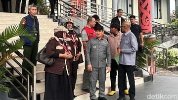 Pesawat yang Ditumpangi Menhut Gagal Mendarat di Pontianak karena Kabut Asap