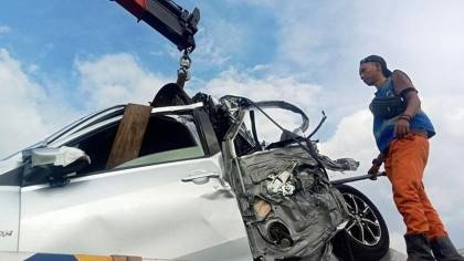 Tabrakan Maut Truk Lawan Arah di Tol, Ibu-Anak Tewas di Tempat