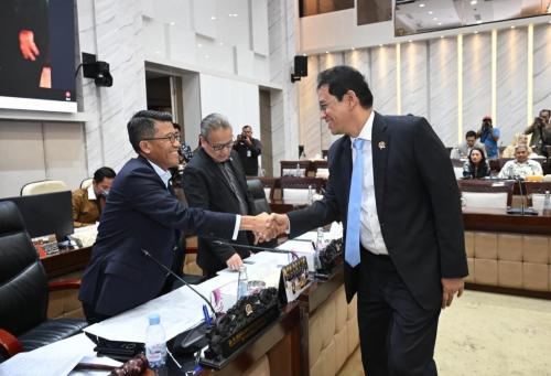 DPR dan Pemerintah Sepakati Asumsi Dasar Ekonomi Makro dalam RAPBN 2027