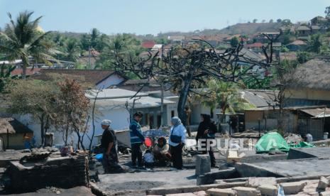Nasabah PNM Mekaar Desa Sade Kehilangan Rumah dan Tempat Usaha, PNM Dampingi Lalui Masa Sulit