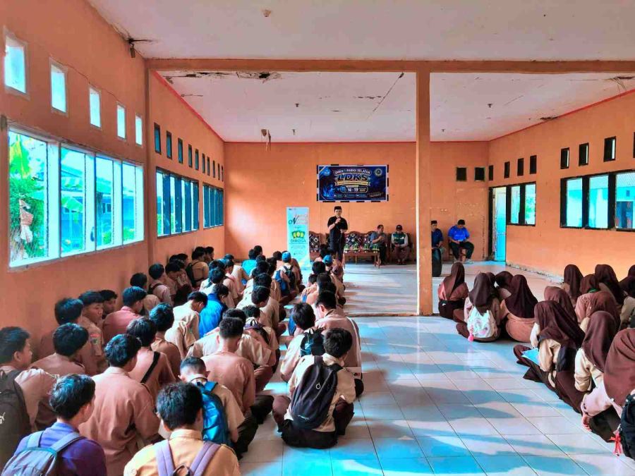 WIZ Parigi Gelar Ngaji On The Spot di SMK Negeri 1 Parigi Selatan, Ajak Siswa Jaga Sholat dan Manfaatkan Nikmat Kehidupan