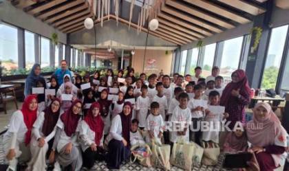 Hawa Elzanira Gelar Kegiatan Sosial, Ajak Anak-Anak Pemulung Makan Bersama pada Momen HUT RI