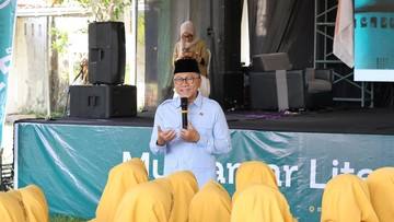Zulhas Dorong Pengelolaan Sampah di Pesantren Jadi Contoh bagi Daerah
