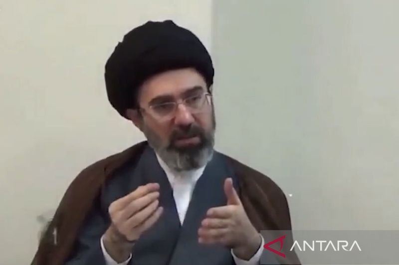Pemimpin Iran dorong produksi domestik, kurangi ketergantungan dolar