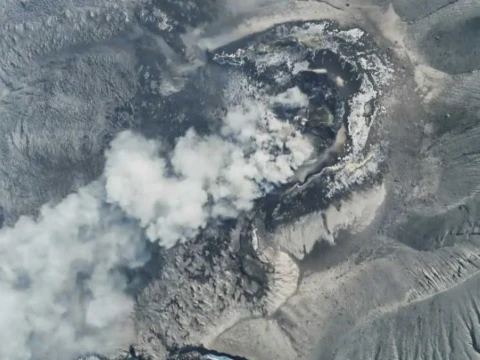 4 Gunung Berapi Indonesia Meletus Dini Hari hingga Pagi Ini