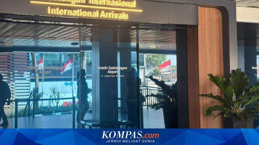 Bandara Husein Sastranegara Ditutup akibat Abu Vulkanik Gunung Anak Krakatau