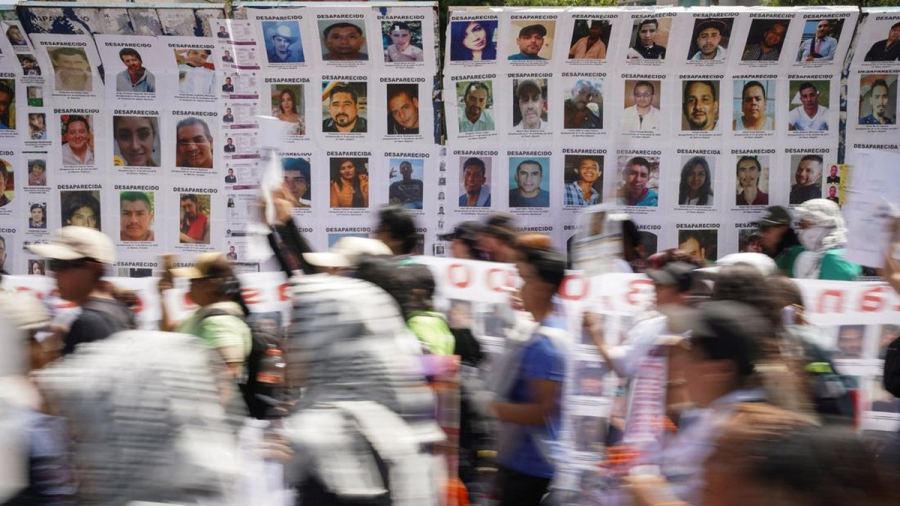 Deretan Potret Wajah Korban Penghilangan Paksa Penuhi Jalanan Ibu Kota