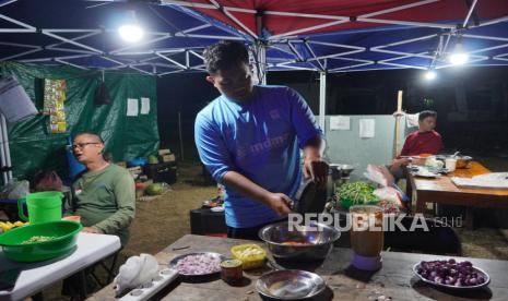 Hapus Air Mata Penyintas, Muhammadiyah Salurkan Bantuan Operasional dan 1.400 Paket Rendangmu