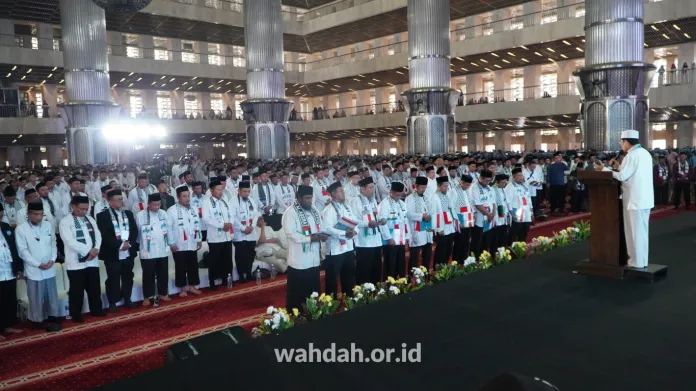 Menag Nasaruddin Umar Kukuhkan 10.000 Guru Qur’an Pada Muktamar V Wahdah Islamiyah di Masjid Istiqlal