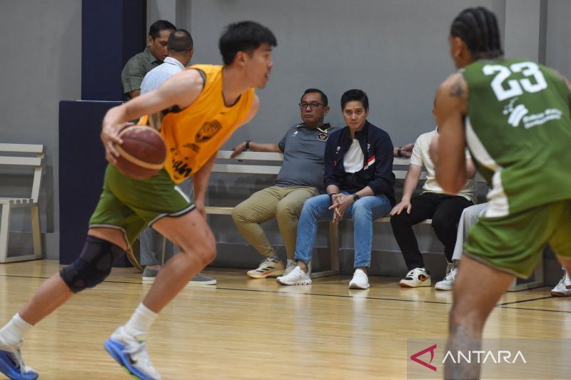 Timnas bola basket Indonesia terlantar 41 menit tunggu bus panitia