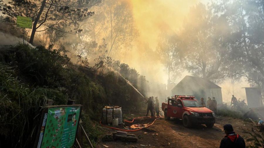 Wisata Kawah Ijen Ditutup Sementara Imbas Karhutla