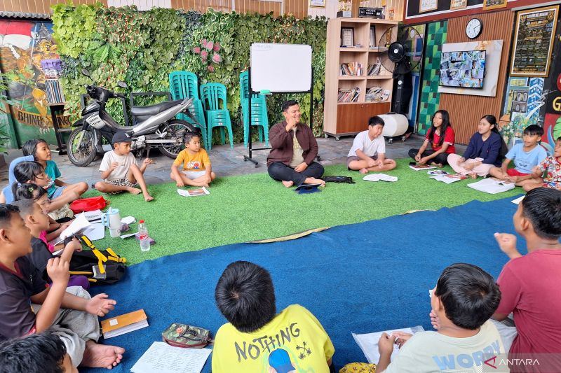 Gandaria Utara buka kelas bahasa Inggris gratis untuk anak dan lansia