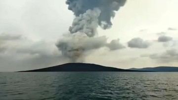 Apa Itu Letusan Strombolian yang Saat Ini Terjadi di Gunung Anak Krakatau?