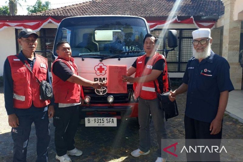 PMI NTB kirim truk tangki pasok air bersih untuk korban gempa NTT