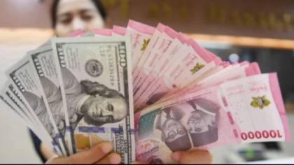 Rupiah Menguat ke Rp 17.702 Dibayangi Inflasi Pangan dan Kembali Memanasnya Perang Iran-AS