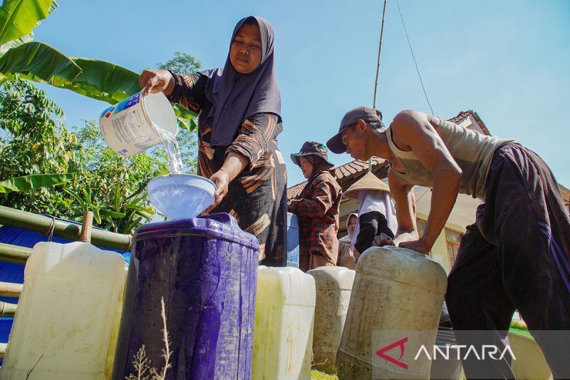 BNPB: 62.000 liter air disalurkan untuk warga di Penajam Paser Utara