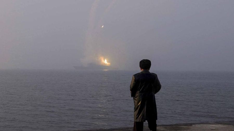 Kim Jong Un Mau Bikin Angkatan Laut Korut Dipersenjatai Nuklir