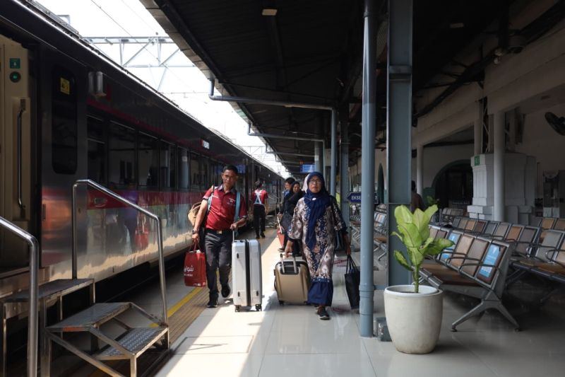 KAI Daop I: Hari ini puncak arus balik libur Maulid Nabi