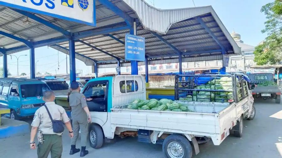 2 Mobil Pick Up Pedagang Sayur Ditertibkan di Pasar Tramo Maros, Pelaku Bisa Dipenjara 1 Tahun