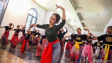Kelas Tari Gratis Buka Ruang Inklusif untuk Merawat Budaya Tradisional