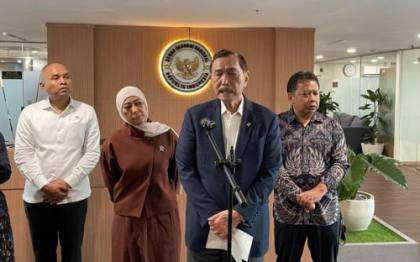 Luhut Targetkan Digitalisasi Bansos Diluncurkan Oktober 2026