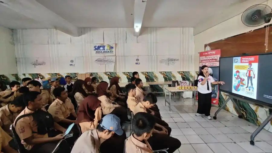 Asmo Sulsel Gandeng Polsek Somba Opu Edukasi Safety Riding 50 Pelajar SMKN 14 Gowa