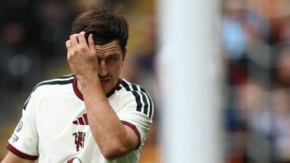 Gary Neville Desak MU Datangkan Bek Sebelum Deadline Transfer