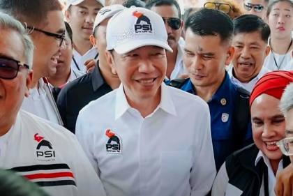 Jokowi Blusukan Besarkan PSI, Hanya 13 Persen yang Tertarik