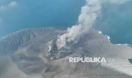 Mbah Rono: Erupsi Anak Krakatau tak Berpotensi Lahirkan Tsunami