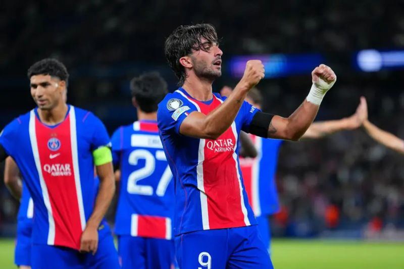 Ferran Torres tiga gol, PSG menang telak 6-1 atas Slovan Bratislava