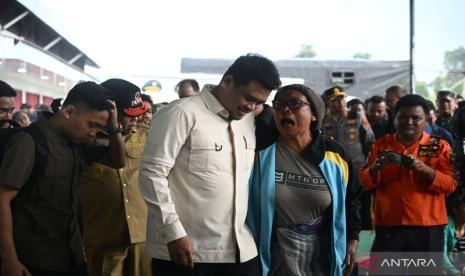 Gubernur Bobby Nasution Pastikan Kebutuhan Dasar Pengungsi Erupsi Sinabung Terpenuhi