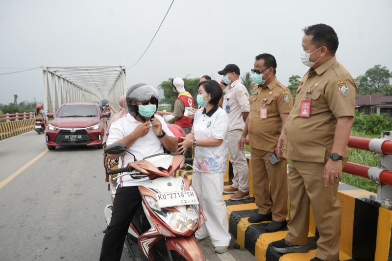 Dinkes Malinau bagikan masker lindungi masyarakat dari kabut asap