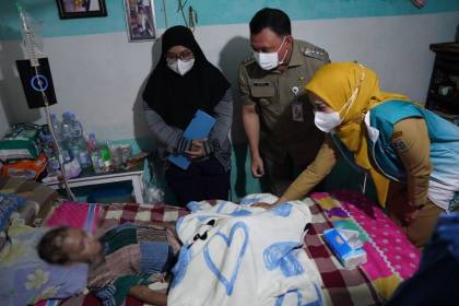 Walkot Jakut kunjungi remaja penderita autoimun di Cilincing