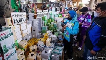 Ramai-ramai Berburu Masker Imbas Abu Vulkanik Krakatau
