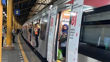 KRL INKA Anjlok di Stasiun Jakarta Kota, Perjalanan Terganggu