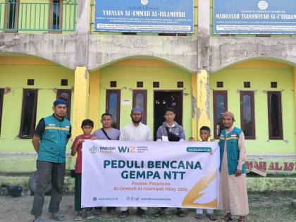 Bantu Penyintas Gempa Nagekeo, WIZ Serahkan Donasi Kemanusiaan ke Pesantren di Mbay