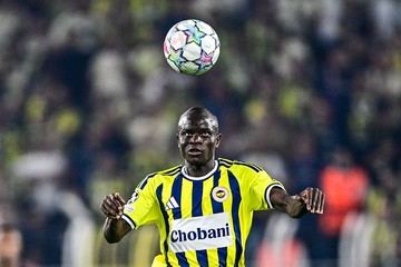 Ribut-ribut Lyon Vs Fenerbahce, N'Golo Kante Cuek