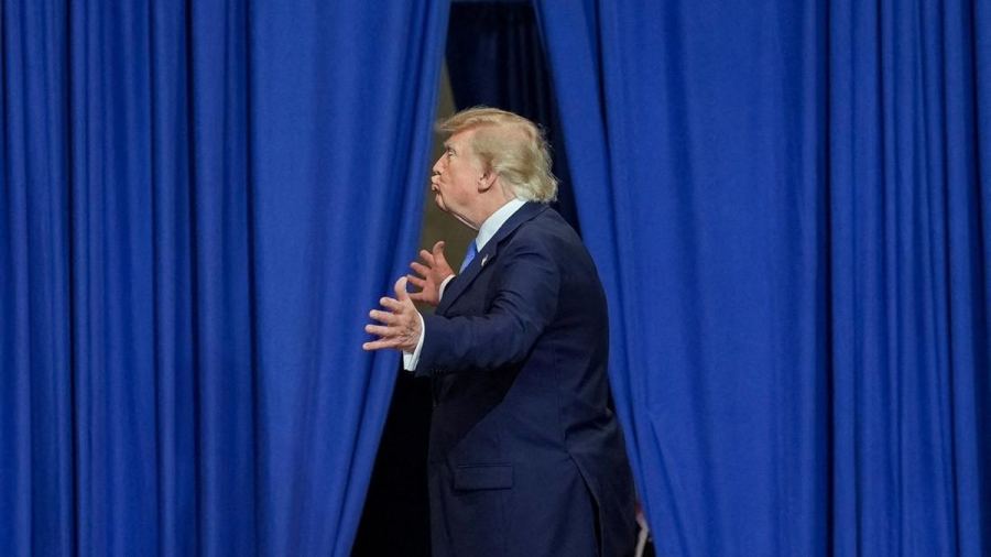 Trump Bilang Bulan Milik Amerika, Warga Dunia Silakan Minggir Dulu