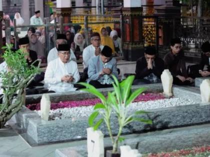 Usai Silaturahmi ke Lirboyo, Gus Yahya Ziarah ke Tebuireng dan Denanyar