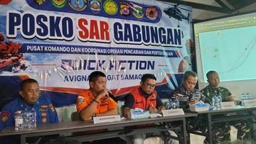 Cari 8 Orang Hilang di Anak Krakatau, Tim SAR Temukan Terpal hingga Galon