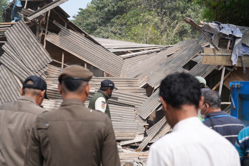 Pemkot Jakut tertibkan bangunan huntara eks Kampung Bayam