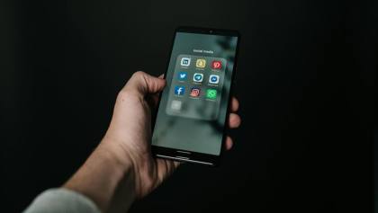 7 Cara Mengurangi Doomscrolling yang Bikin Kamu Nggak Produktif