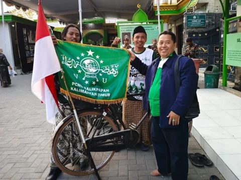 Cerita Wildan Kayuh Ontel dari Balikpapan Hadiri Muktamar ke-35 NU di Jombang