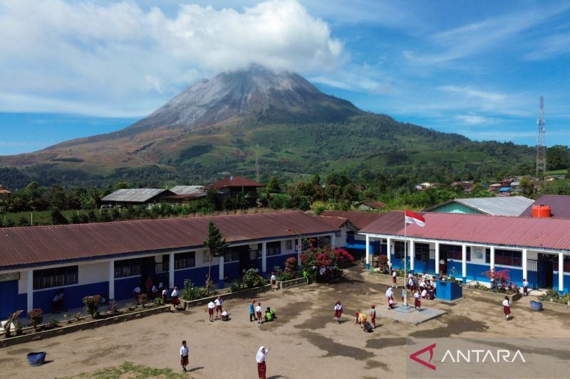 Kemarin, dampak karhutla pada lansia hingga Gunung Sinabung siaga