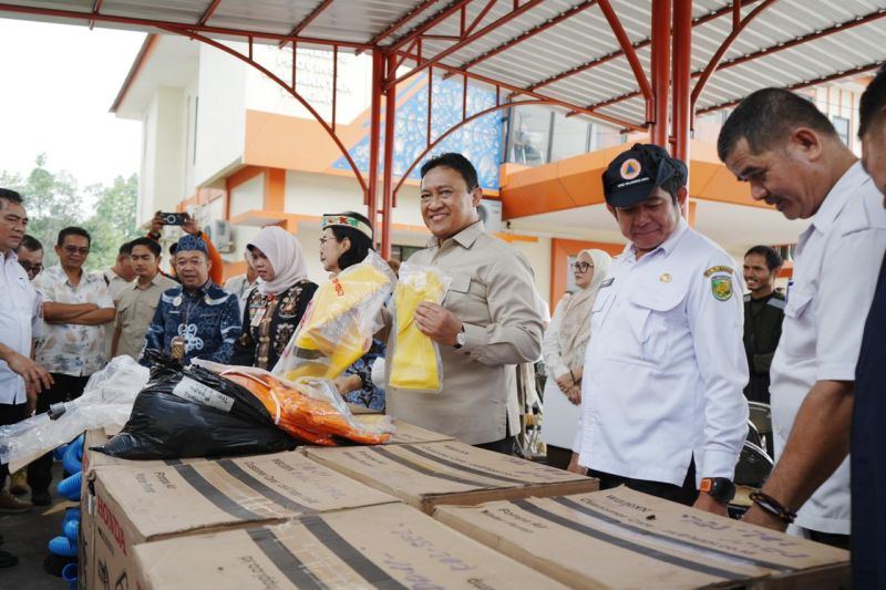 Kalteng bantu lengkapi sarpras penanganan karhutla 16 tim kelurahan