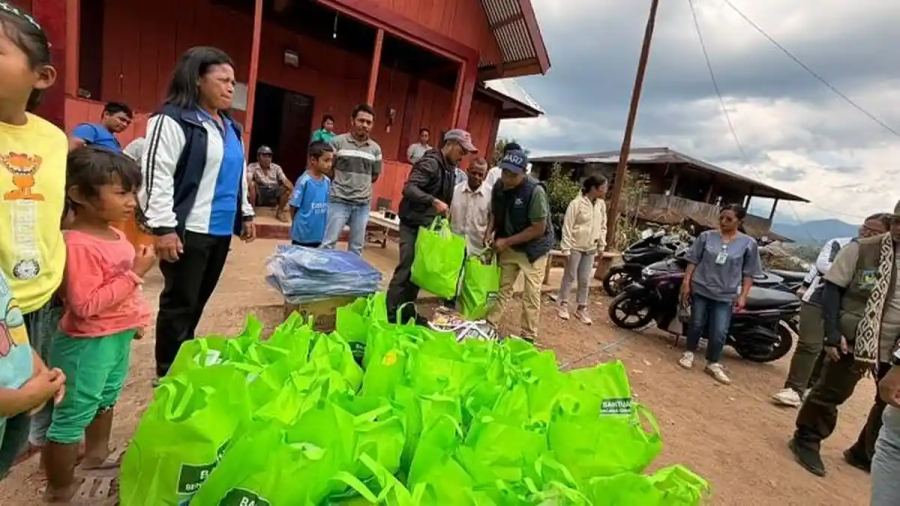 Salurkan Bantuan dan Layanan Medis, Relawan UMI Makassar Sambangi Penyintas Gempa Manggarai NTT