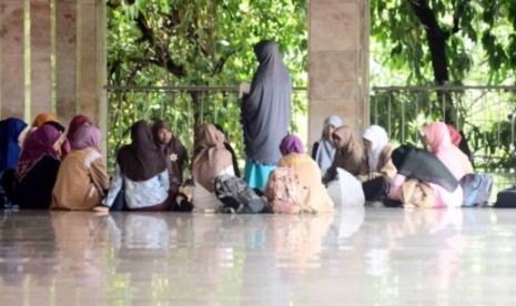 Remaja Masjid Makin Sepi, Dosen UIN Jakarta Soroti Pergeseran Dakwah ke Medsos