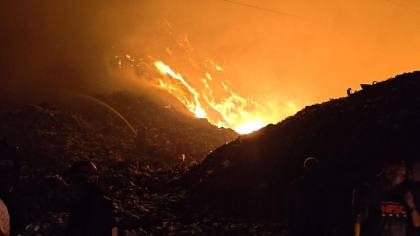 Lurah Beber Kondisi Terkini Kebakaran TPA Putri Cempo Solo Malam Ini