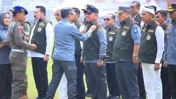 Herman Deru Raih Penghargaan Gubernur Inisiator Aslinmas Indonesia